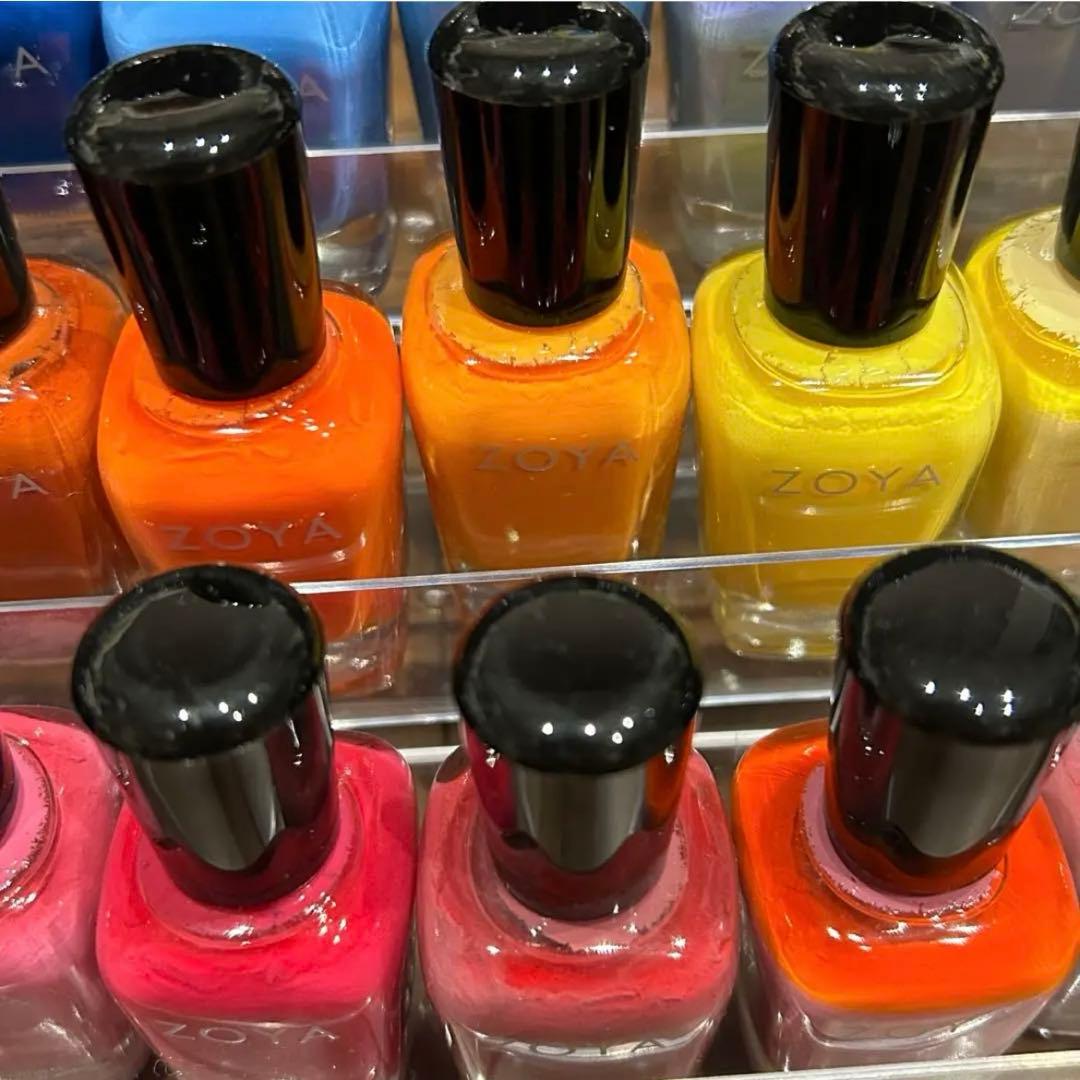 ZOYA／ネイルラッカー(バラ売り可)