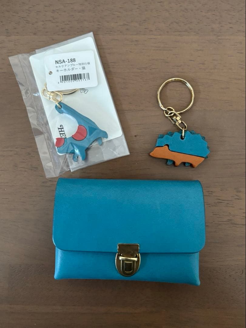 【HERZ】限定セルリアンブルー　名刺入れ・キーホルダー２つ