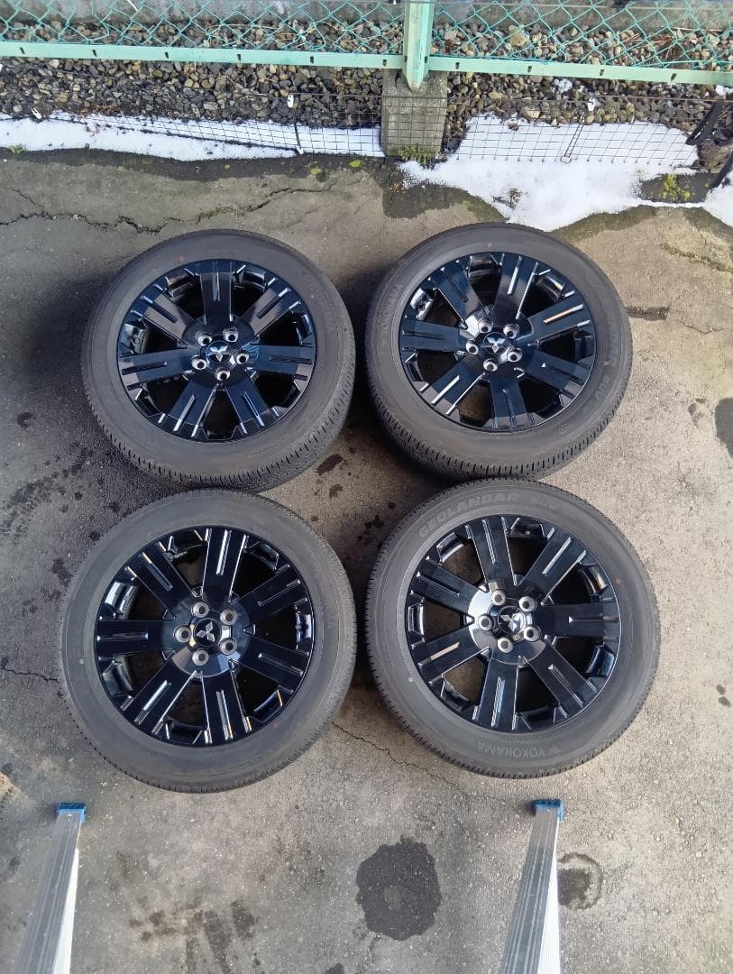 三菱デリカD:5　CHAMONIX純正　ホイール＋タイヤＡ