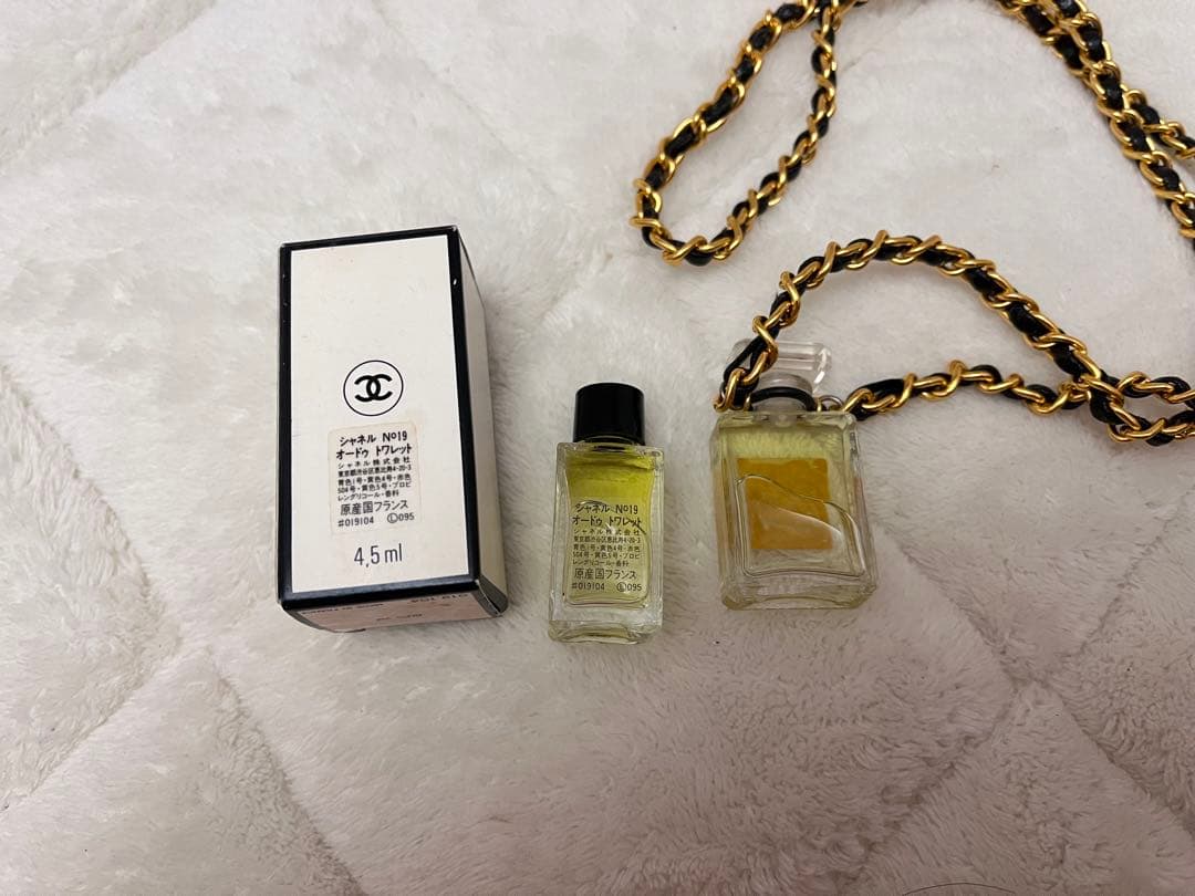 CHANEL N°19 香水 セット ネックレス