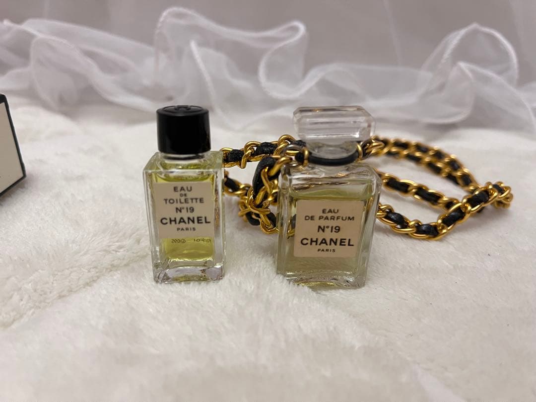 CHANEL N°19 香水 セット ネックレス