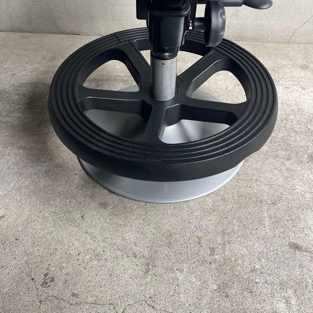 ayur chair アーユルチェア ルナ　足置きリング付　丸ベースタイプ