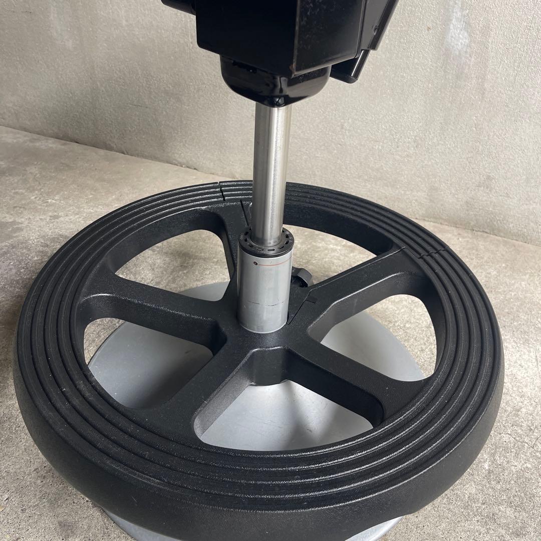 ayur chair アーユルチェア ルナ　足置きリング付　丸ベースタイプ