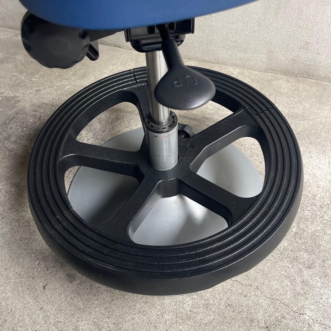 ayur chair アーユルチェア ルナ　足置きリング付　丸ベースタイプ