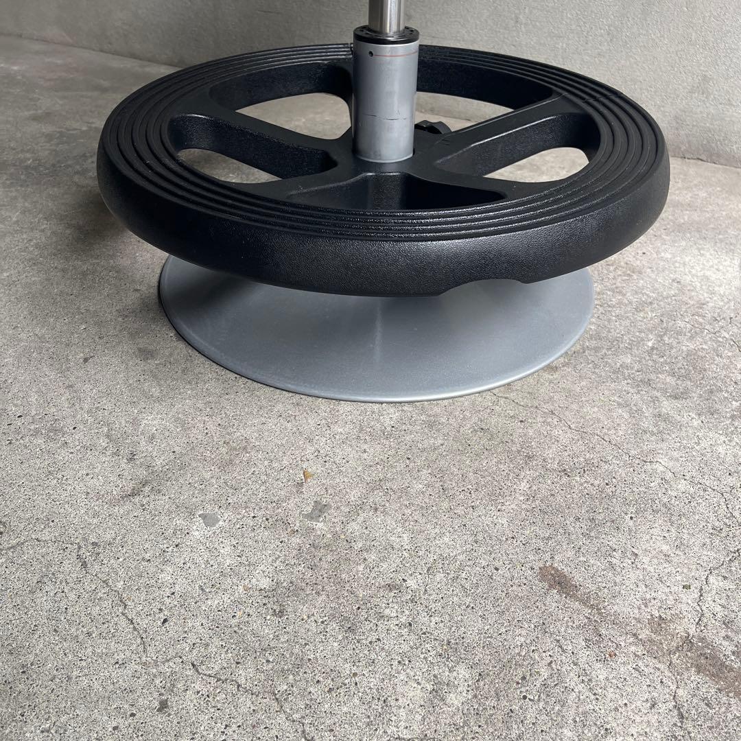 ayur chair アーユルチェア ルナ　足置きリング付　丸ベースタイプ