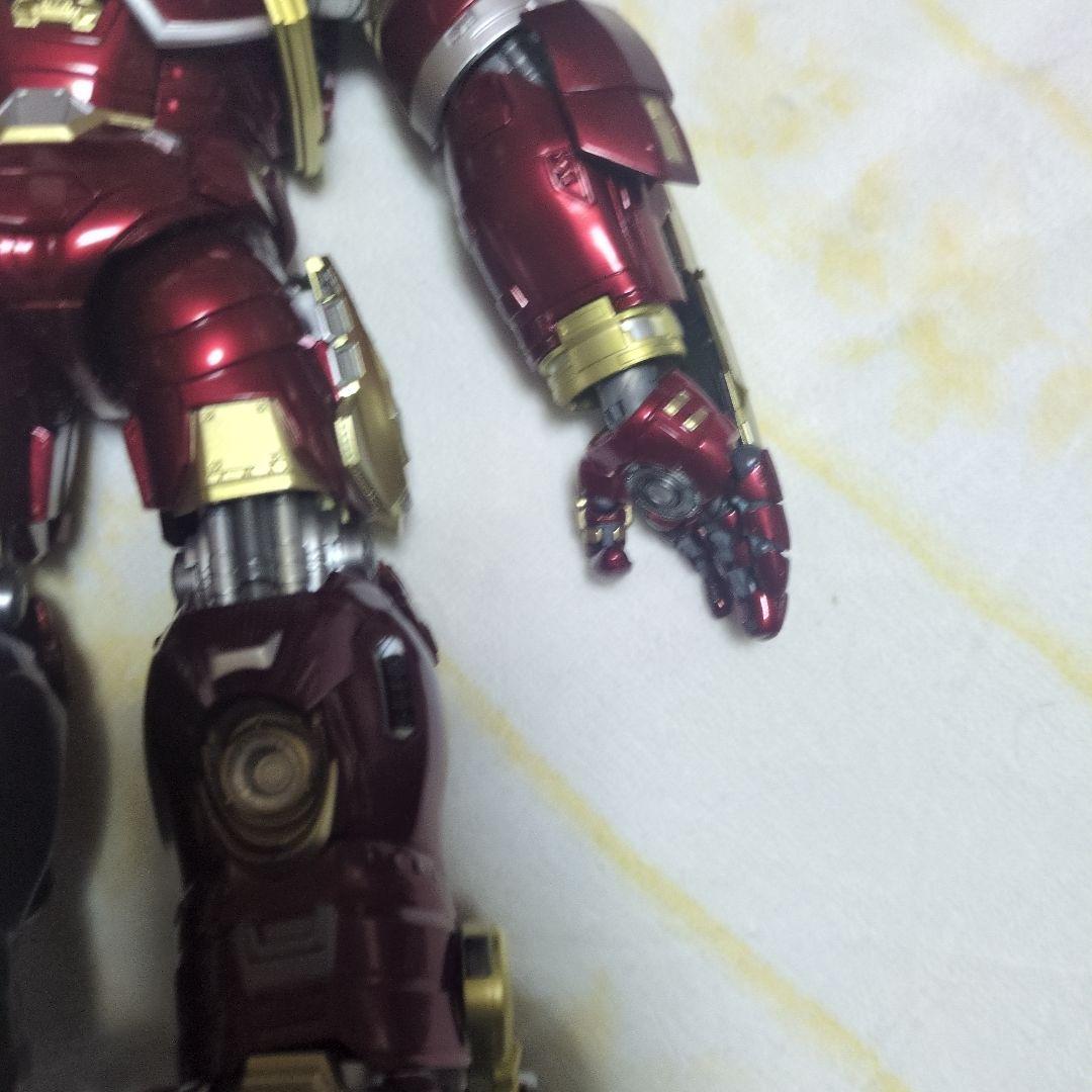 ハルクバスター　アイアンマン　フィギュア