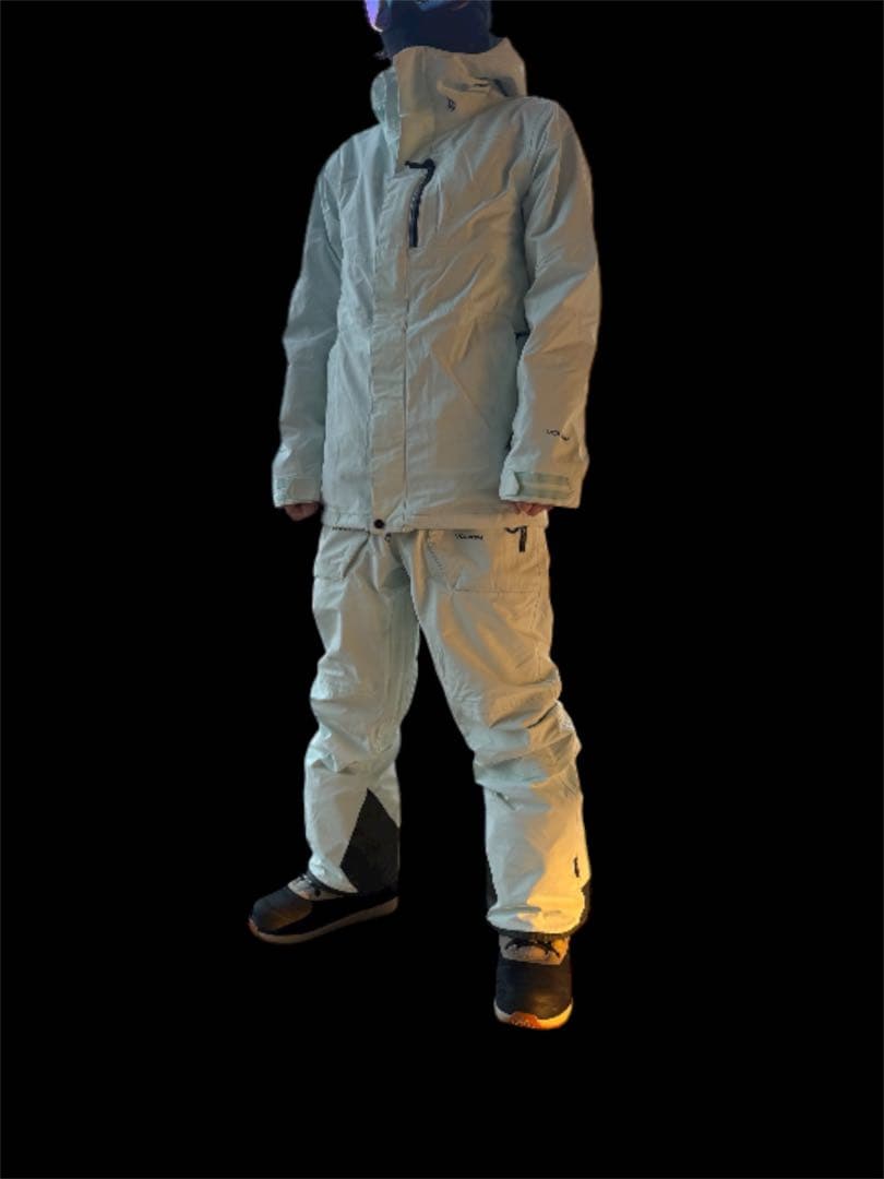 ‼️冬季シーズン限定‼️ volcomウェアセットアップとアクセサリーセット