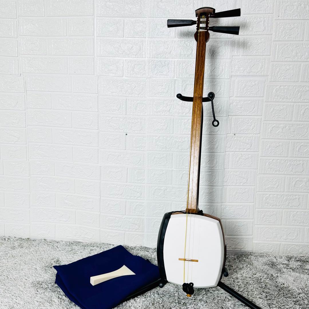 美品　津軽三味線　太棹　犬皮　花梨　東さわり　撥　皮やぶれ無し　初心者　入門