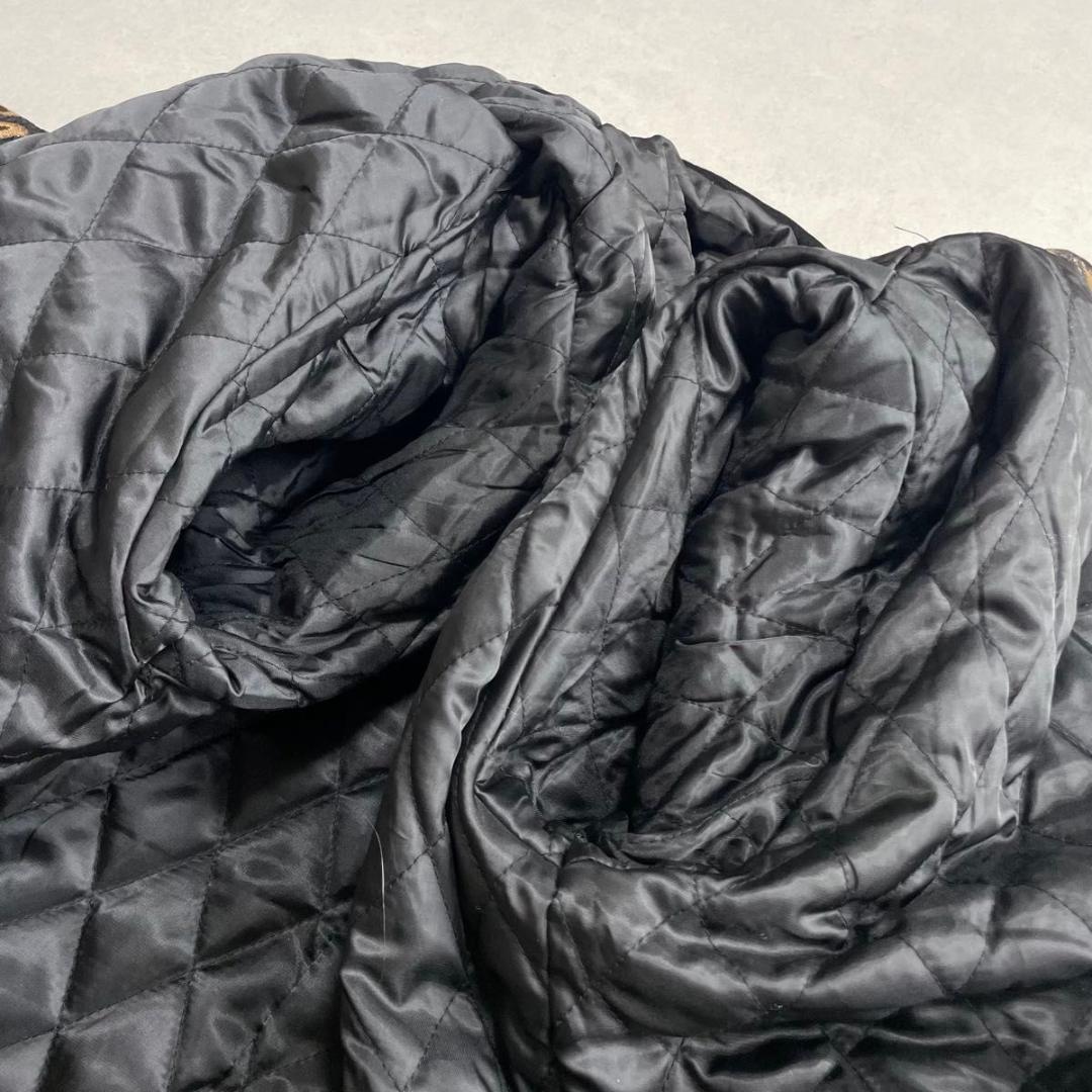 美品　antiqua　ノーカラージャケット　キルティング　ブラック　ペイズリー