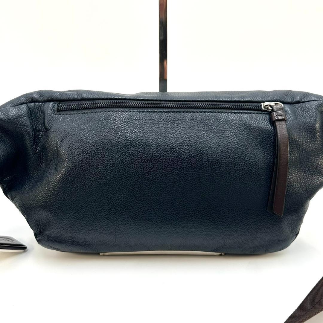 COACH コーチ トンプソン ボディバッグ スリングバッグ シボ革 ロゴ型押し