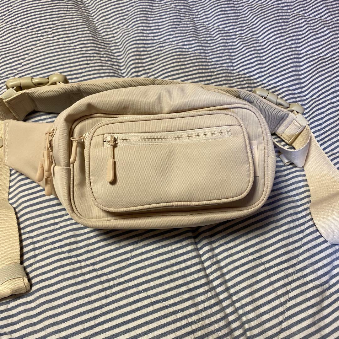 POMULU ショルダーバッグ・ヒップシート ナチュラルアイボリー