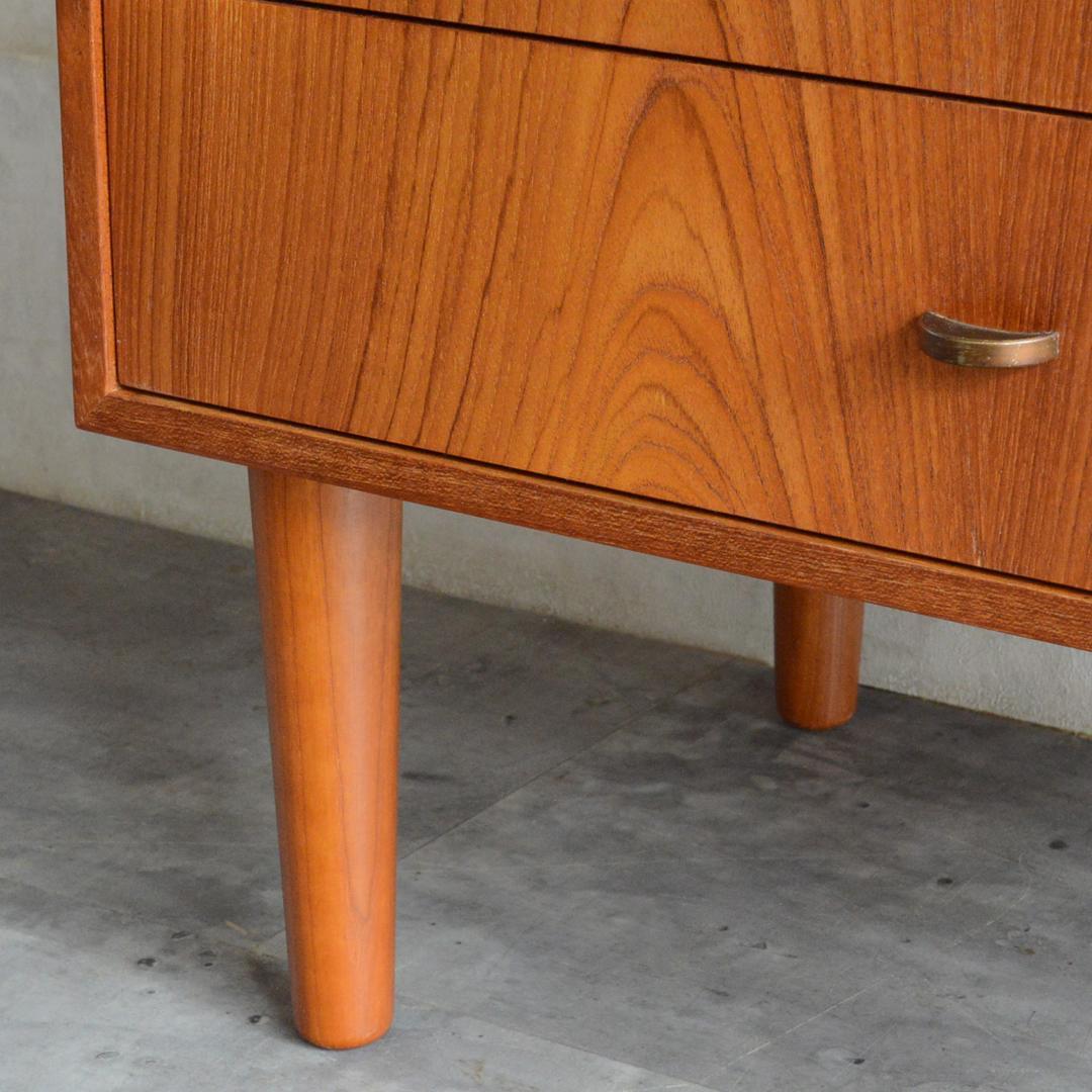 Okinawa　デンマーク チーク４段スモールチェスト 北欧家具 真鍮把手