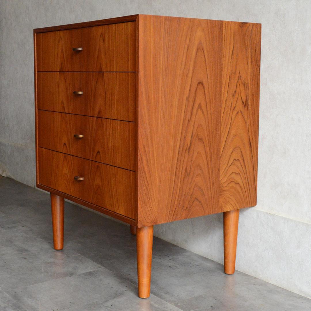 Okinawa　デンマーク チーク４段スモールチェスト 北欧家具 真鍮把手