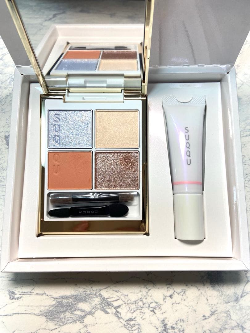 SUQQU メイクアップ キット 光飾 (2025 ホリデー コレクション)