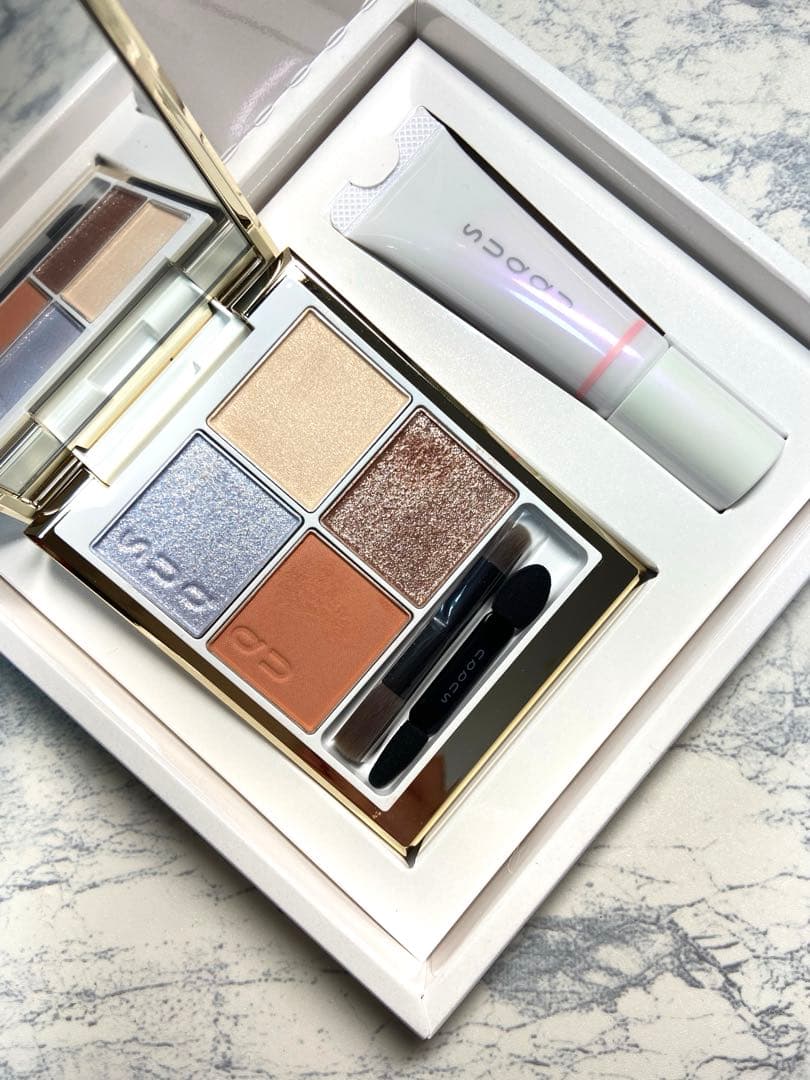 SUQQU メイクアップ キット 光飾 (2025 ホリデー コレクション)