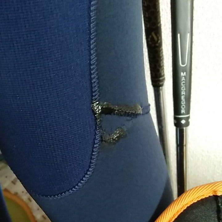 エアタイト　セミドライウェットスーツ