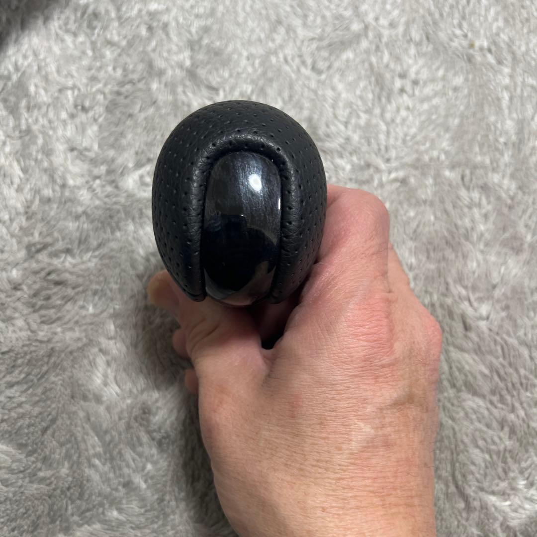 200ハイエース用ブラックウッドパンチングレザーコンビハンドル