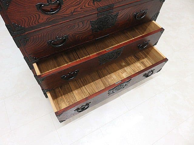 美品　伝統工芸　岩谷堂箪笥 整理箪笥 ケヤキ材欅材　拭き漆仕上げ 和箪笥　鍵付き