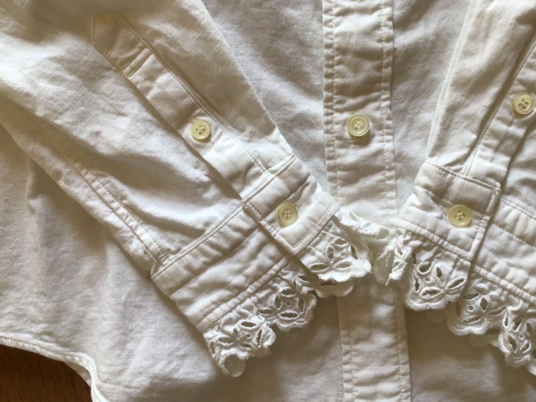 45Rレース付きホワイトシャツ