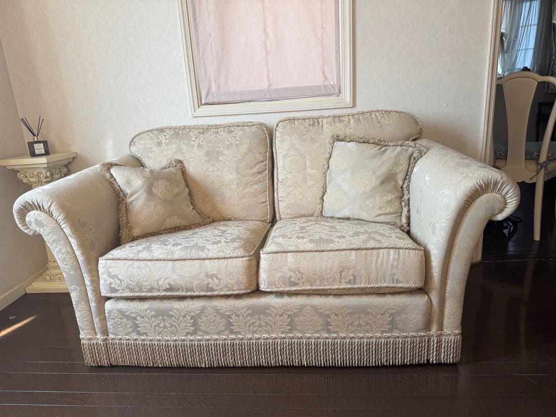 IDC大塚家具取扱い　アートフォーマー　2人掛けソファ　クッション付き