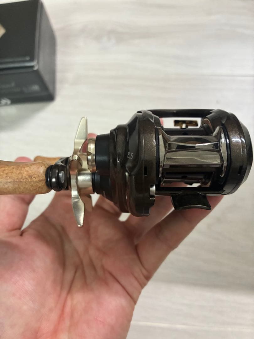 ［超美品］シルバークリーク エア TW ストリームカスタム availスプール