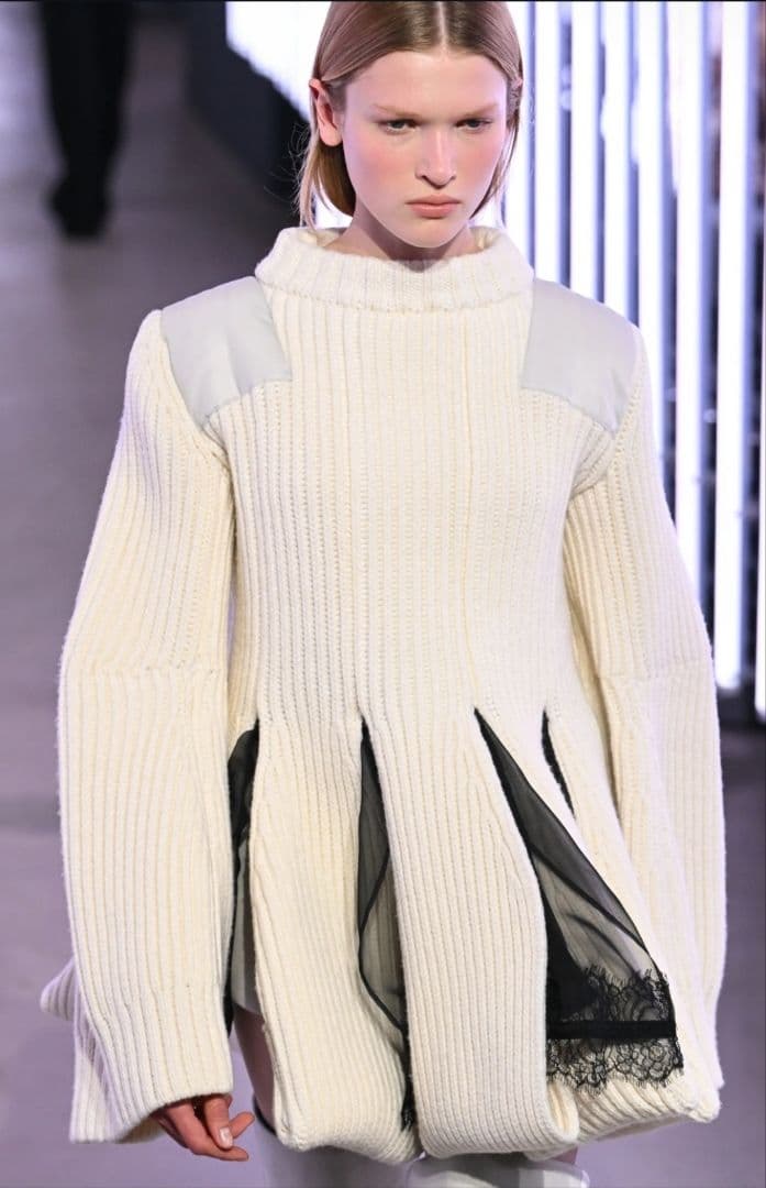 sacai 美品 224,000円 カットアウトドレス ワンピース サイズ1