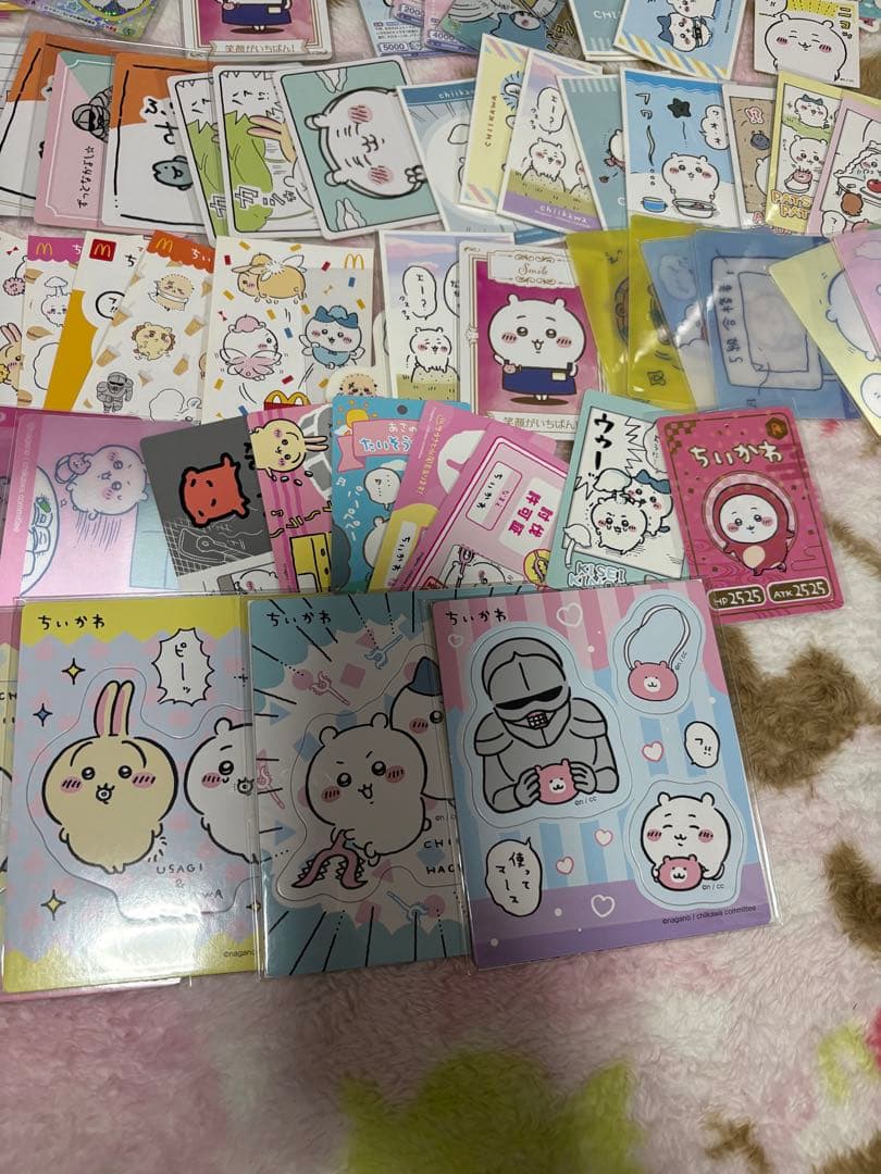 ちいかわ グッズ まとめ売り 缶バッジ カード ステッカー タオル くら寿司