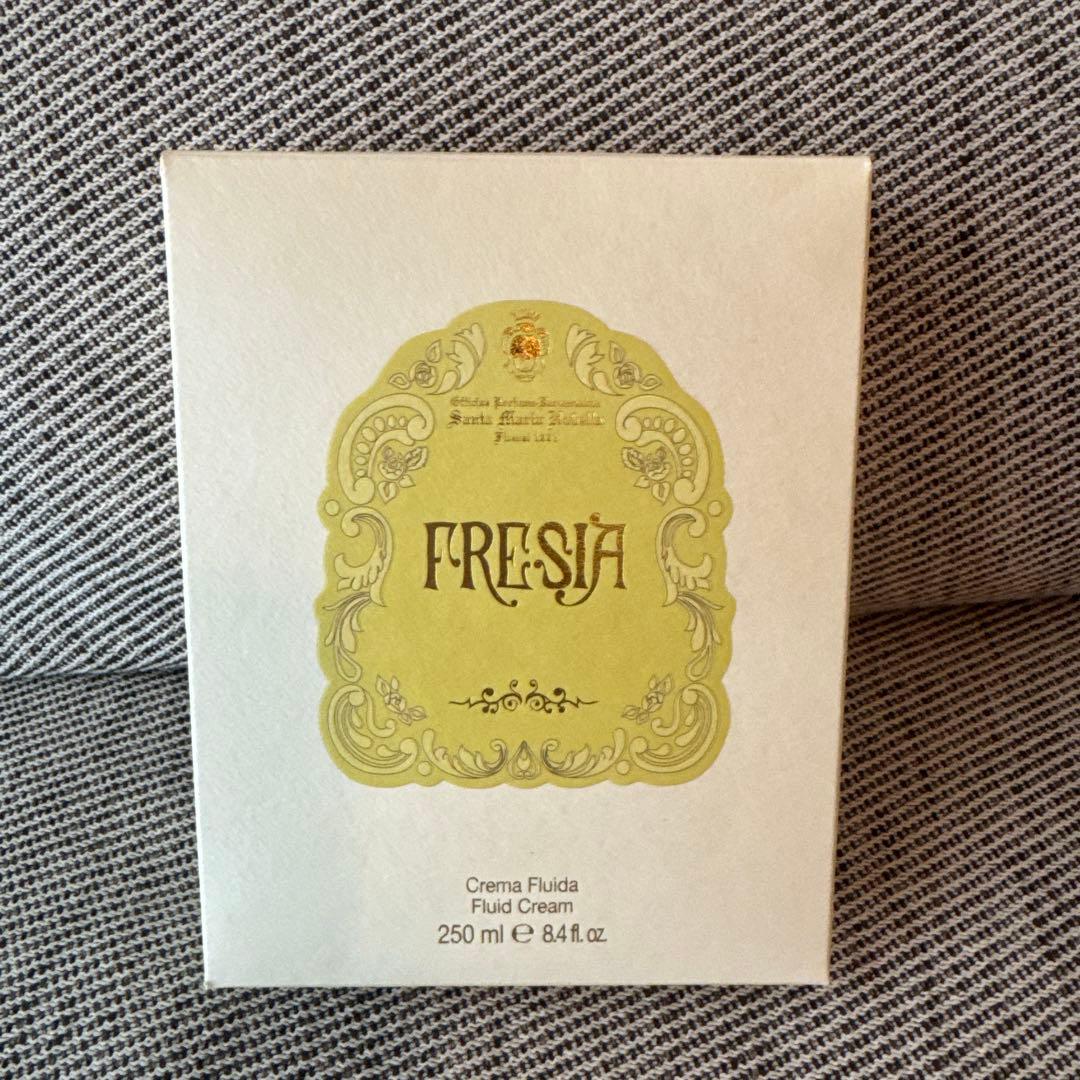 FRESIA Crema Fluida 250ml ボディクリーム