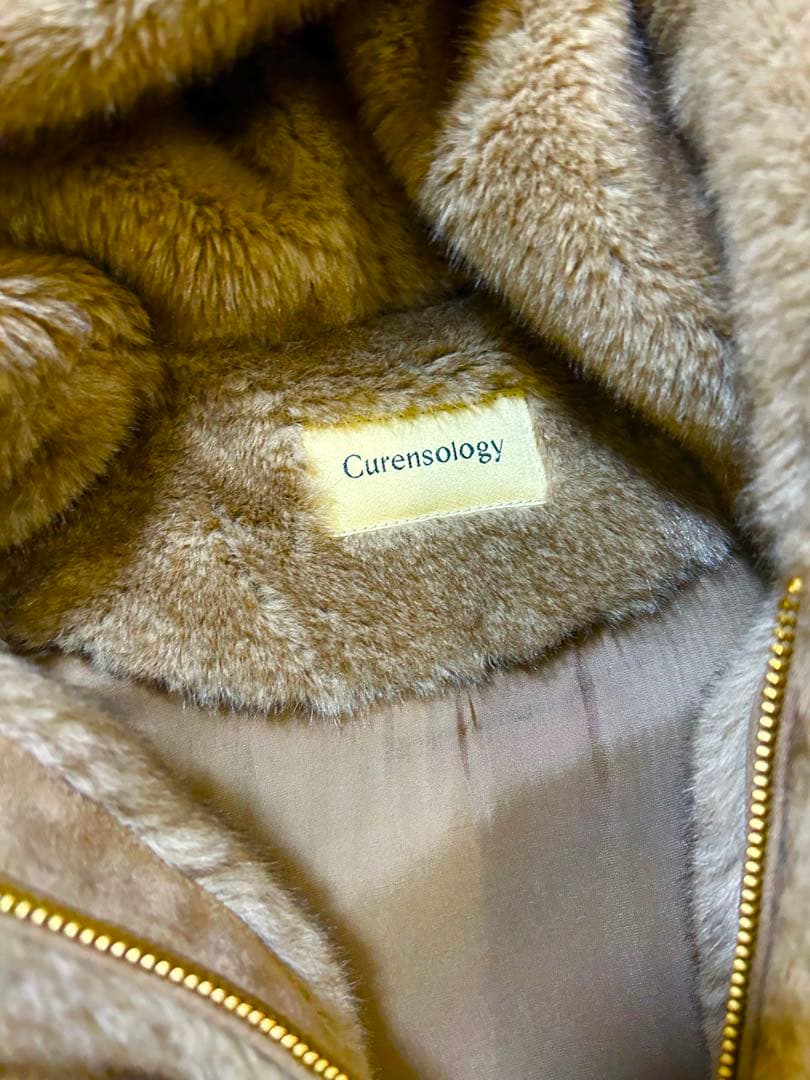 1/25まで限定価格Curensology ファーベスト※肩幅サイズ調整してます