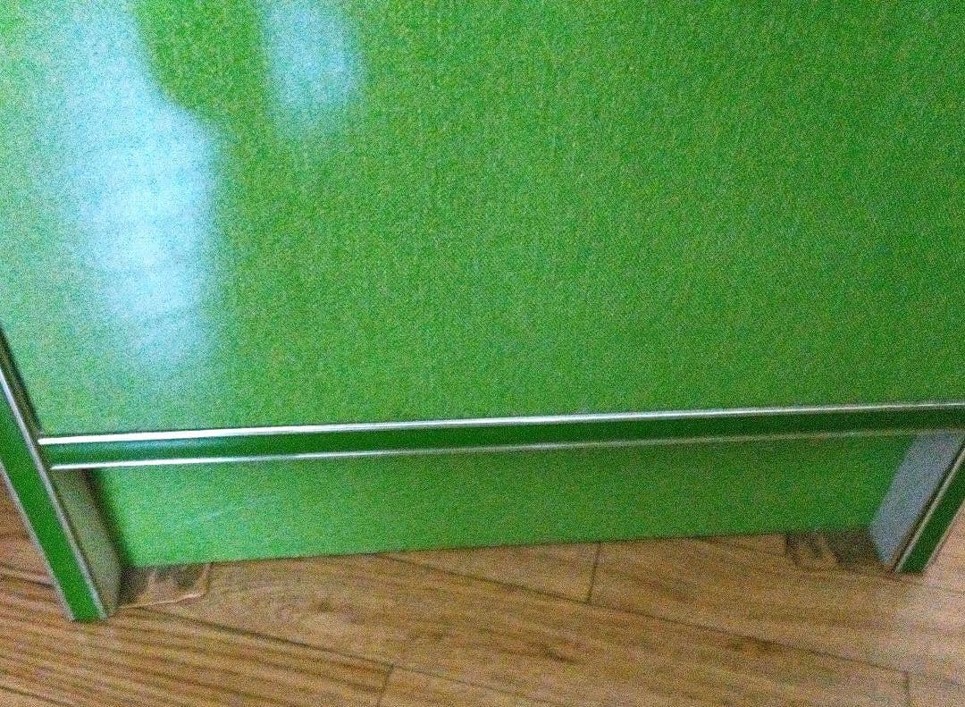 昭和レトロ 緑と白の木製キッチン収納キャビネット