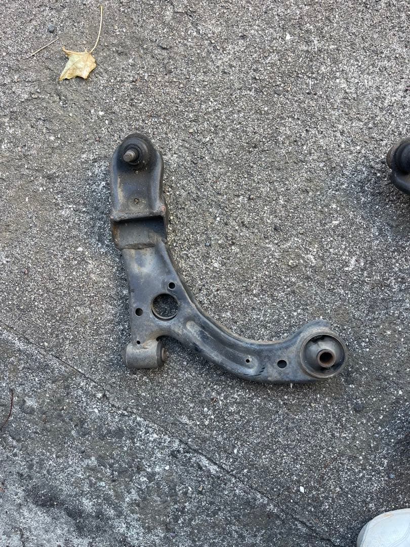 ムーブ　タント　ロアアーム　L175S L375S