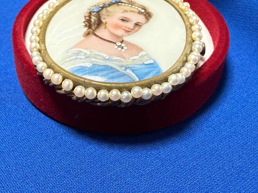 【シュウシュウ】リモージュ 貴婦人 ブローチ アンティーク