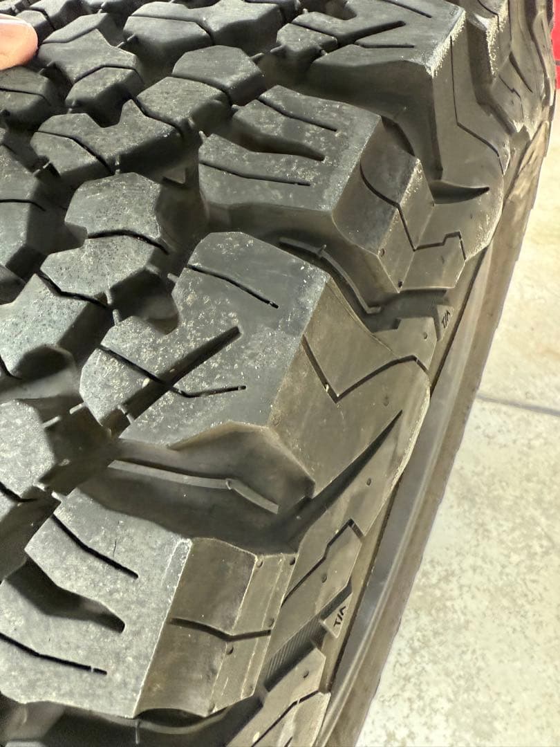 デルタフォース オーバル ＢＦグッドリッチ KO2 275 70 17 4本