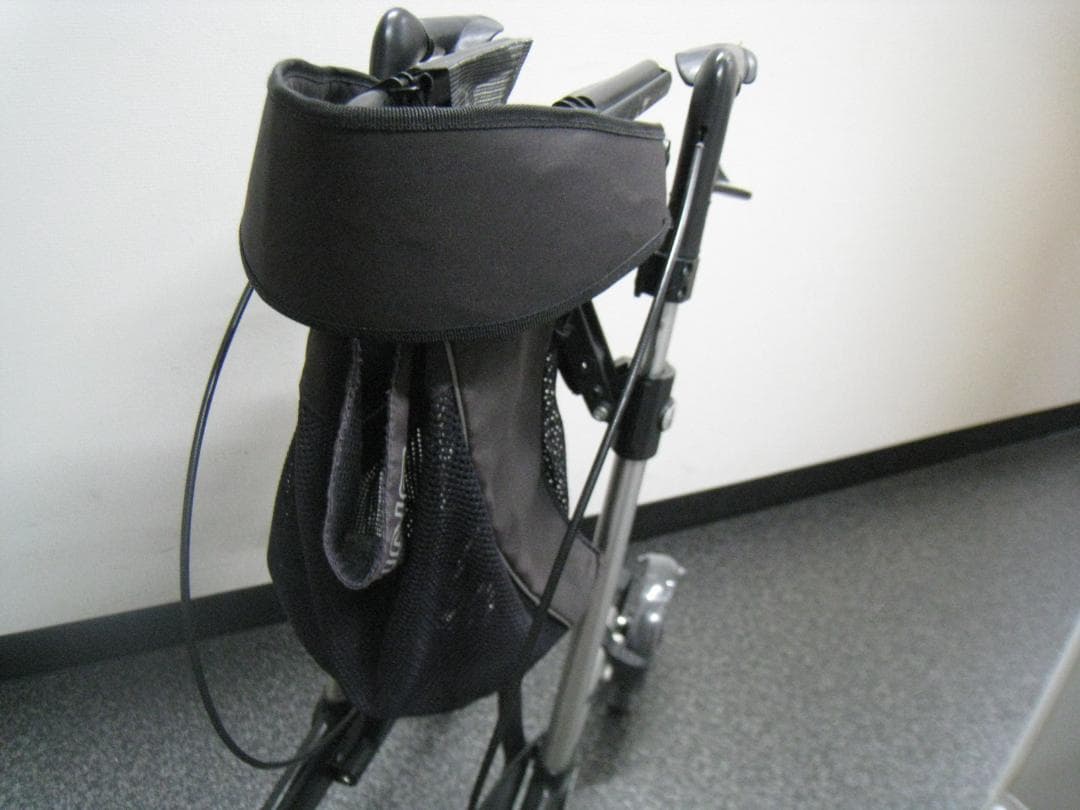 ハンディウォークＬ　GEMINO 30 歩行器 歩行車 パラマウントベッド ①