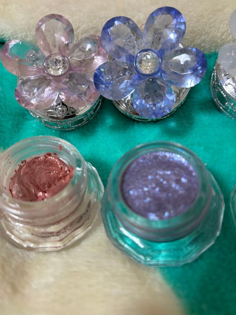 ジルスチュアート　アイカラーセットスタンド付き