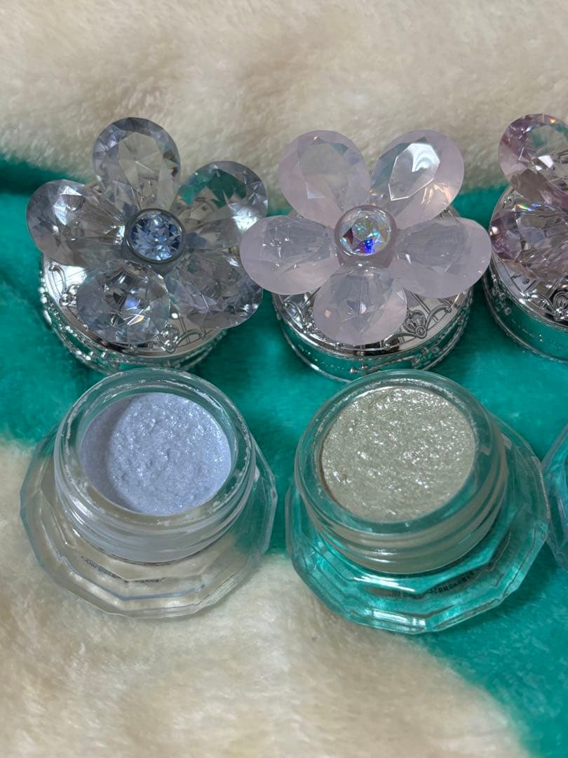 ジルスチュアート　アイカラーセットスタンド付き