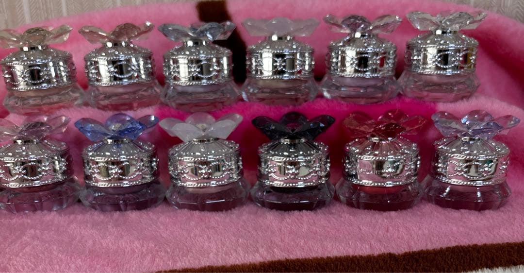 ジルスチュアート　アイカラーセットスタンド付き