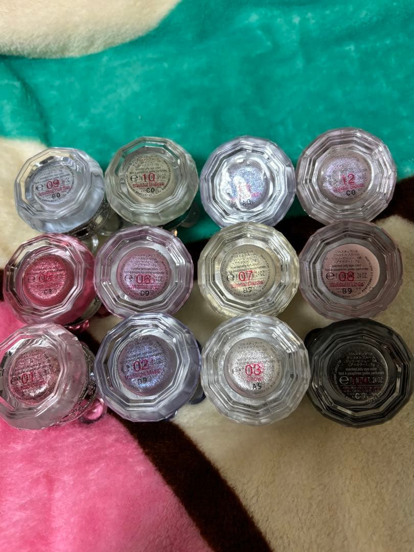 ジルスチュアート　アイカラーセットスタンド付き