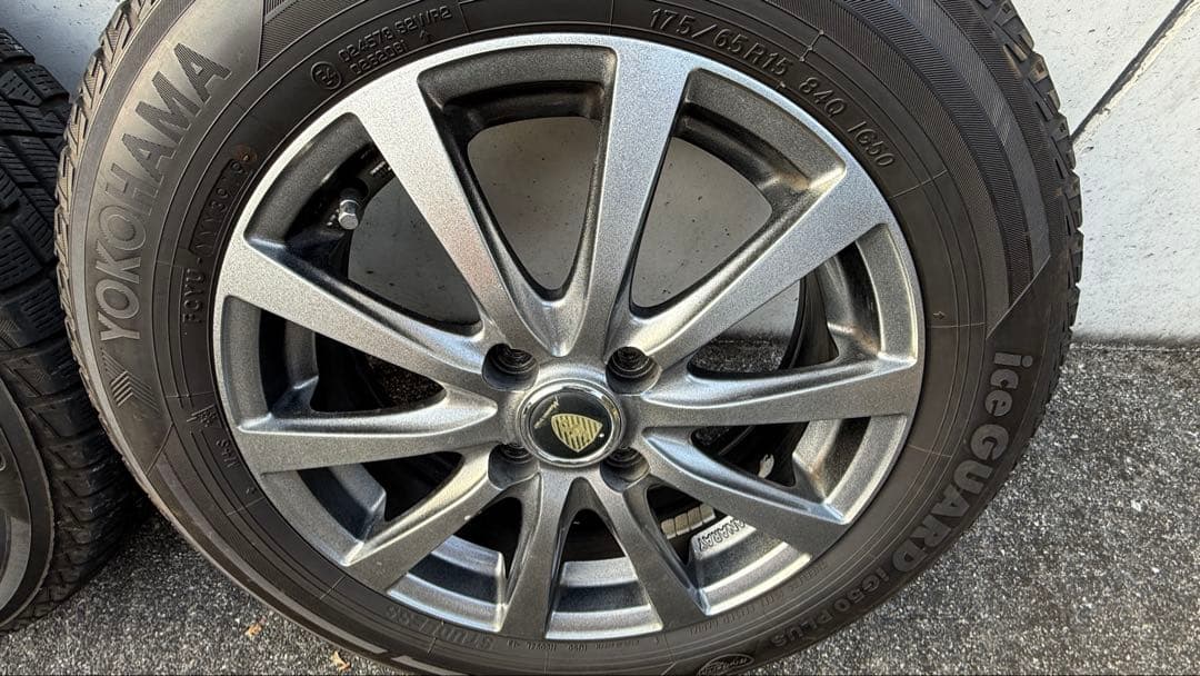 スタッドレス　ヨコハマ175/65R15 PCD100 15インチ　手渡しのみ