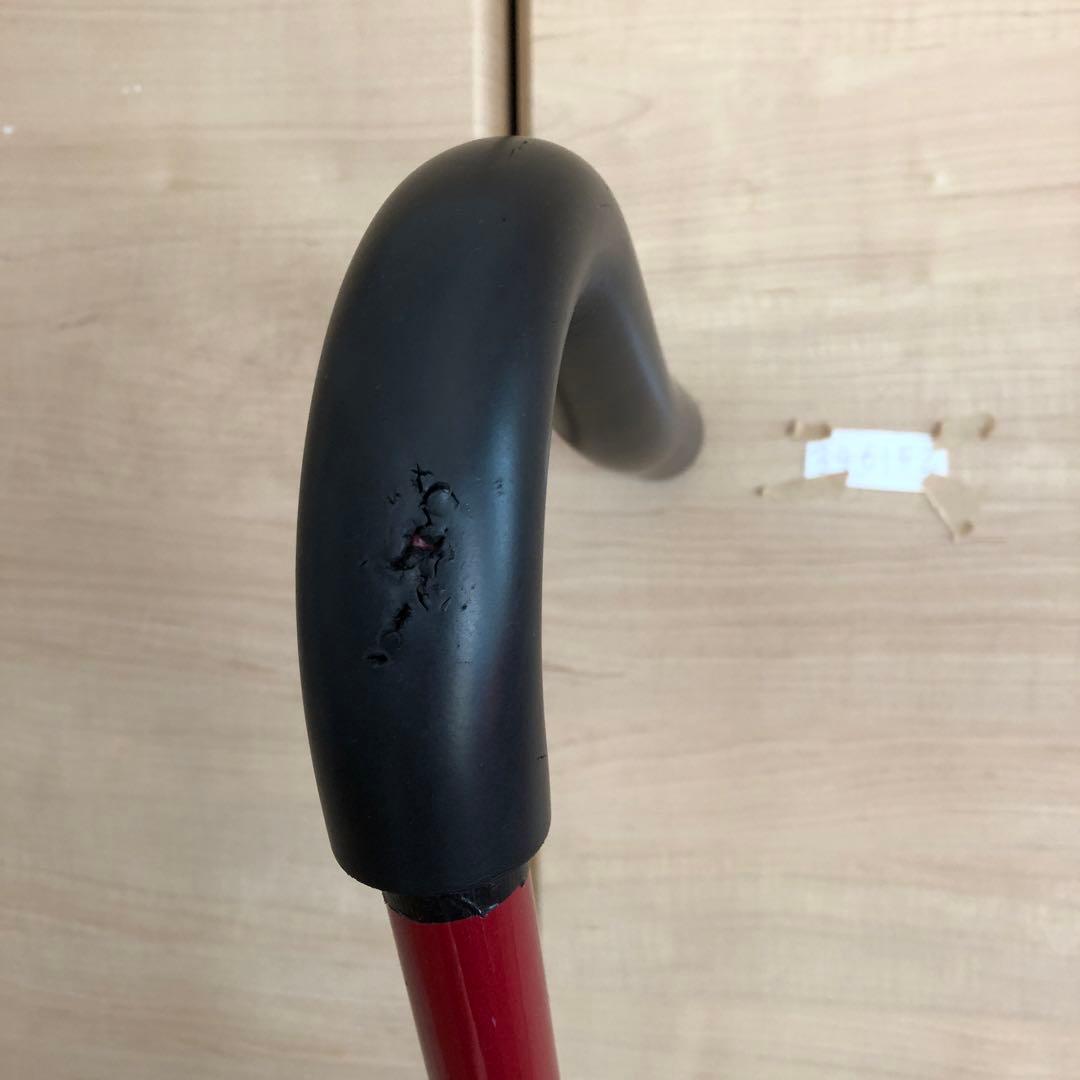 ミレニアル　松葉杖