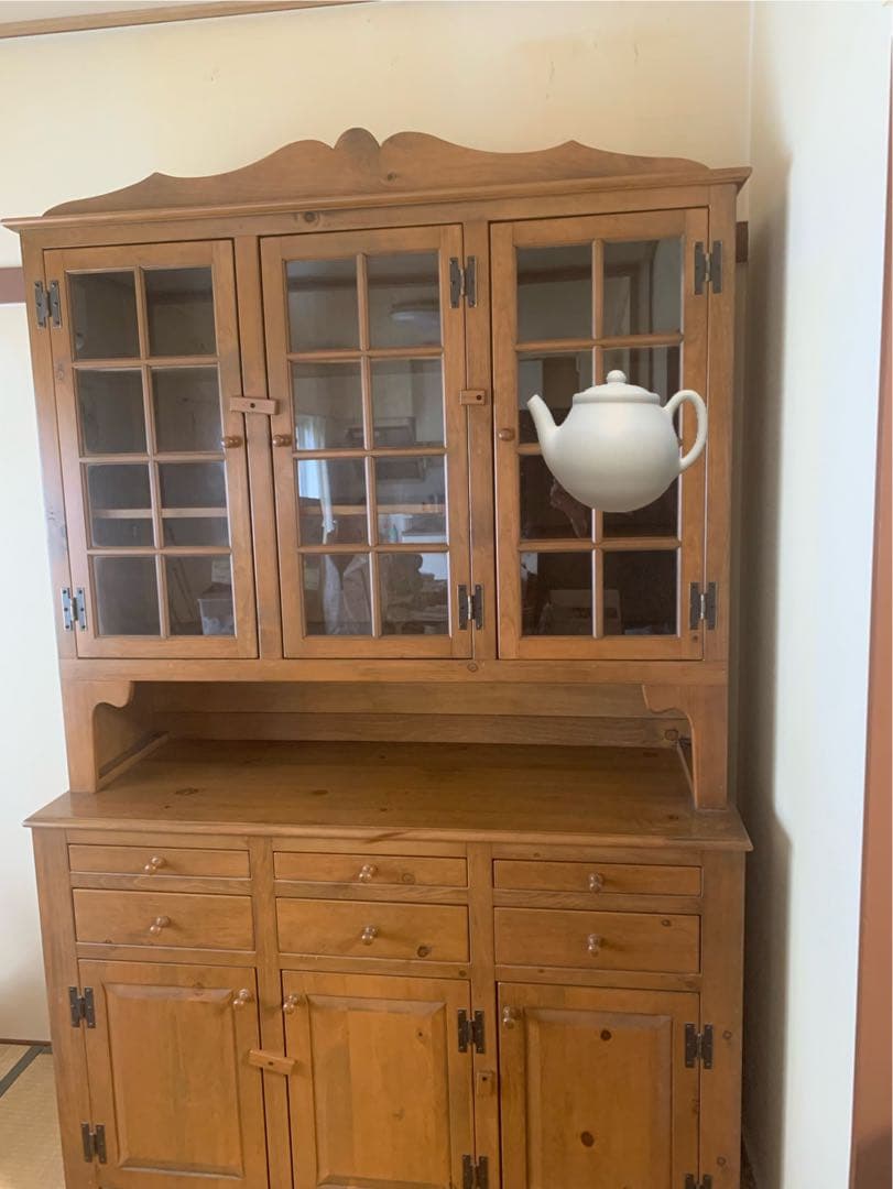 カントリー家具　食器棚 カップボード