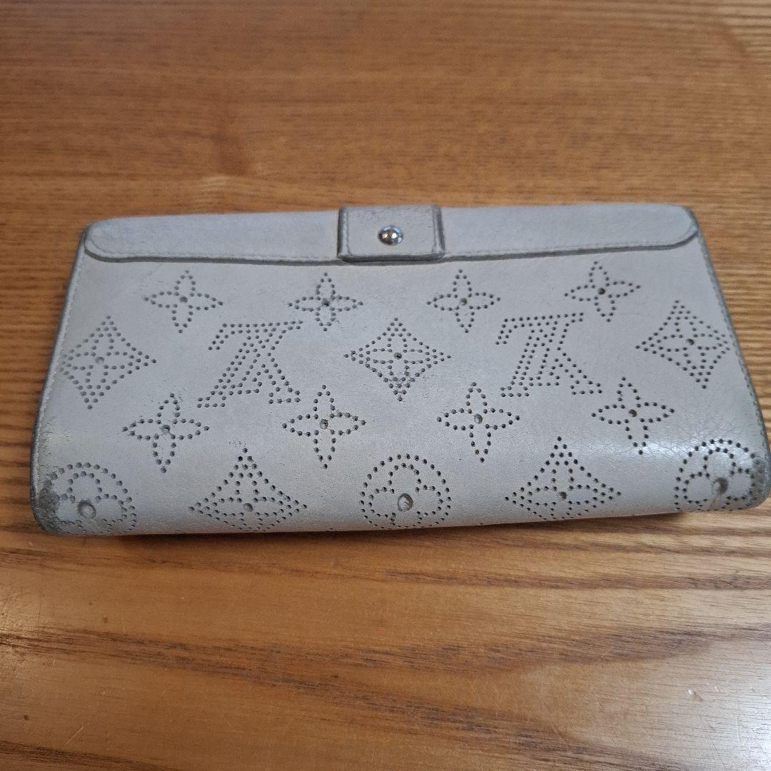 川*秀様 Louis Vuitton マヒナ長財布