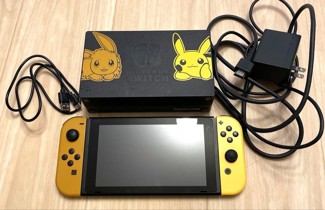 任天堂Switch ポケモン　ピカチュウ　本体+ドック