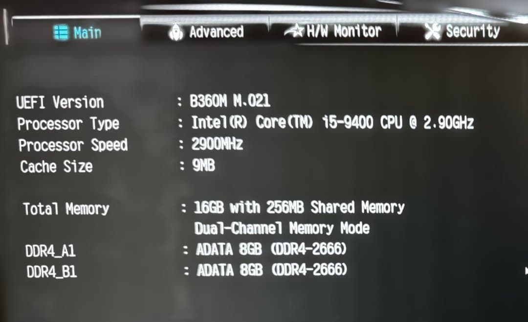 ⭐︎値下げ⭐︎ ホワイト小型PC ２面全面ガラス ※ゲーミングPCへスペックアップ可