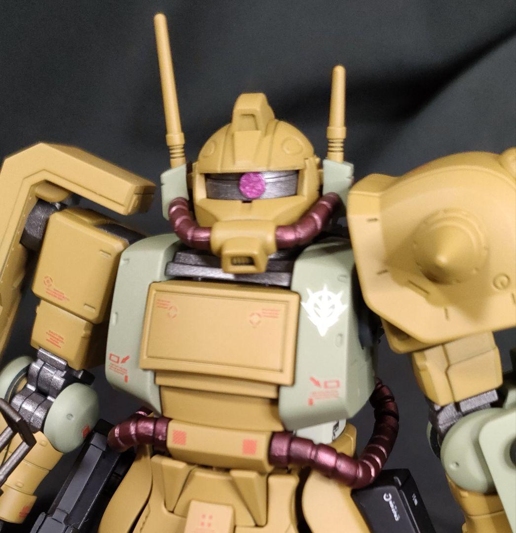 ガンプラ 塗装済完成品 ＨＧ ザク・デザートタイプ（ダブルアンテナ仕様）