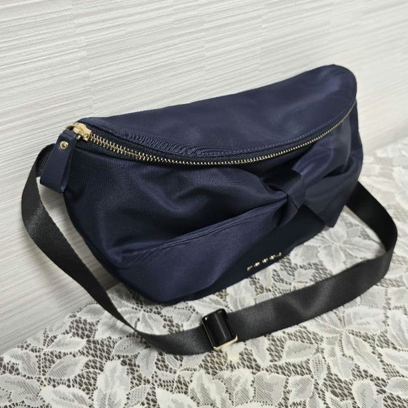 TOCCA RIBBON KNOT BODY BAG ボディ バッグ ネイビー系