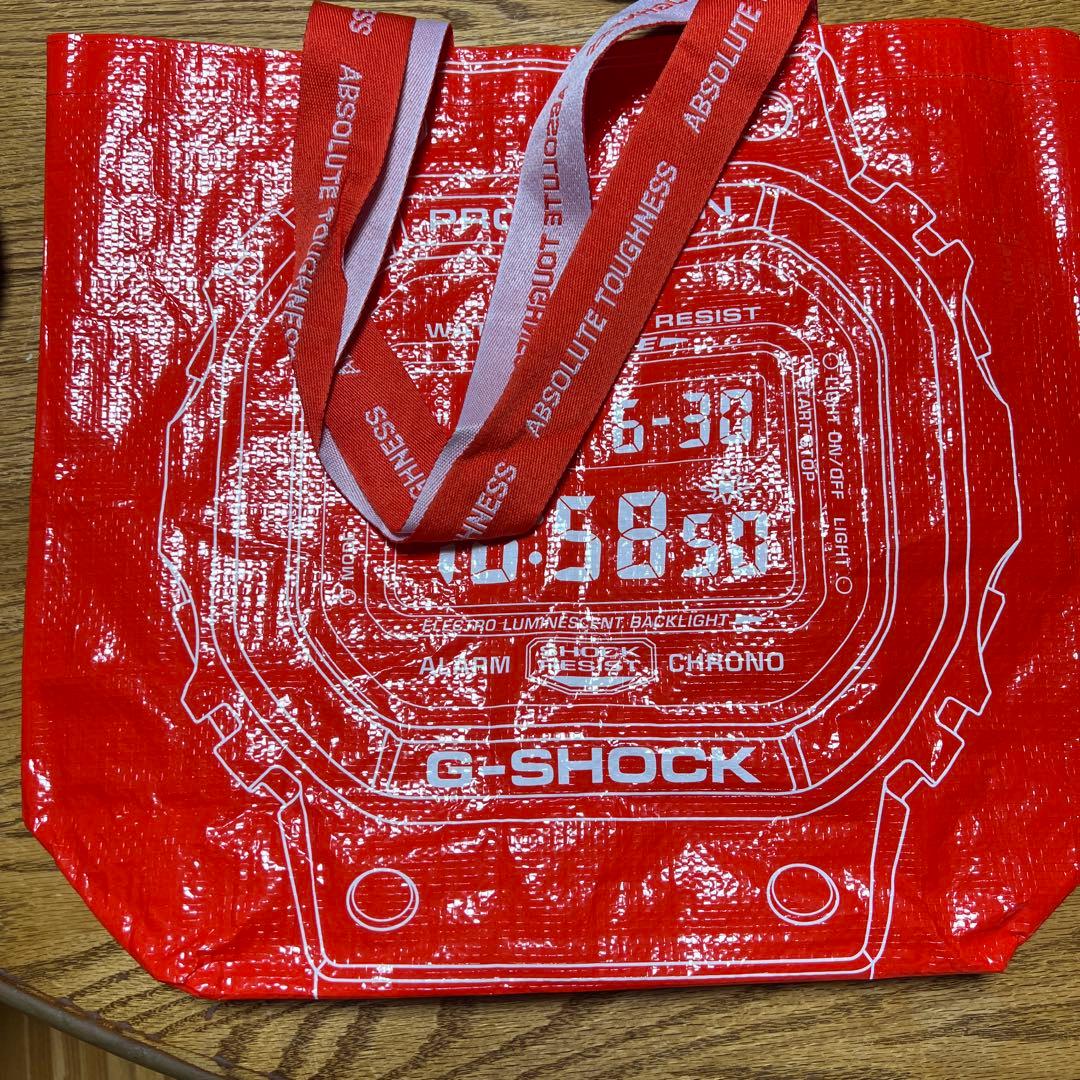 新品　CASIO CRW-001G デジタル腕時計　GOLD 非売品　バック