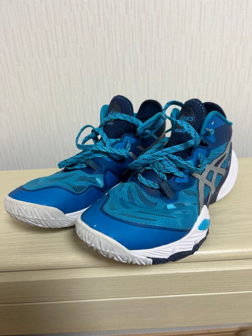 バレーボールシューズ　メタライズ　アシックス