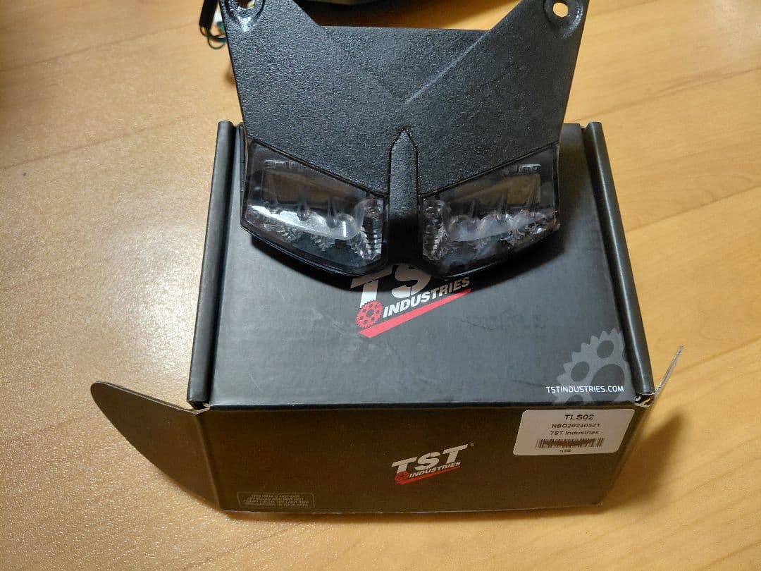 T*s様 TST GSX8R 8S用ブレーキランプ