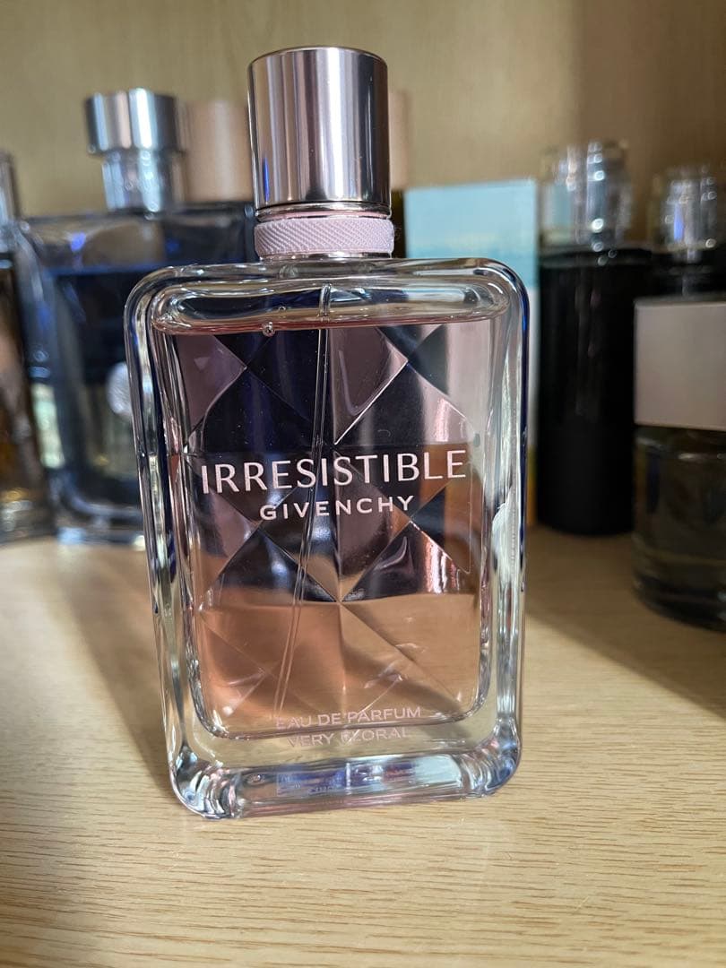 GIVENCHY インジスティブル　ヴェリィフローラルオードパルファム　80ml